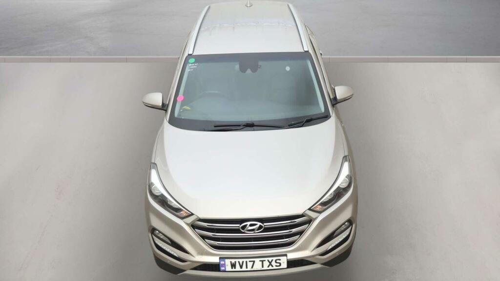Hyundai Tucson Sport Edition White #6
