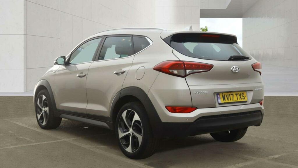Hyundai Tucson Sport Edition White #2