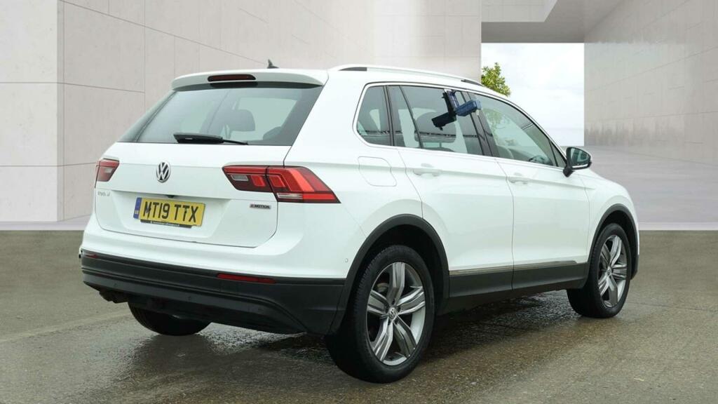 Volkswagen Tiguan Match White #4