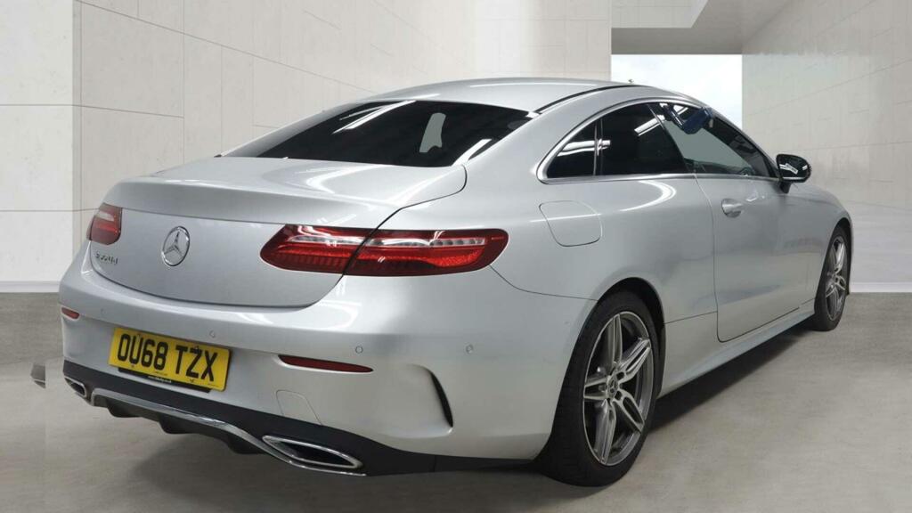 Mercedes-Benz E Class Amg Line Silver #4