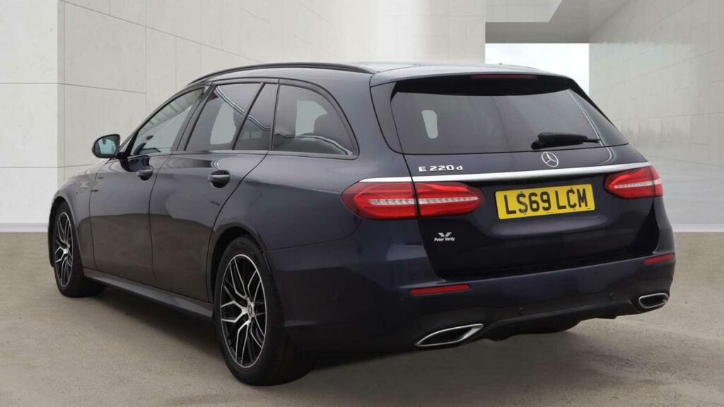 Mercedes-Benz E Class Amg Line Night Edition Blue #3