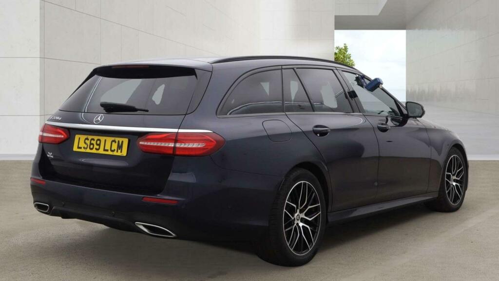 Mercedes-Benz E Class Amg Line Night Edition Blue #4
