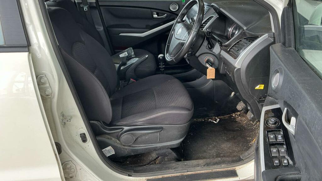 SsangYong Korando Silver #7