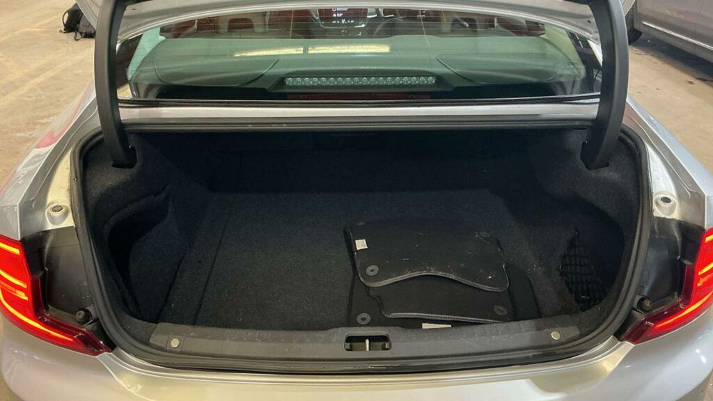 Volvo S90 D4 Inscription Black #9