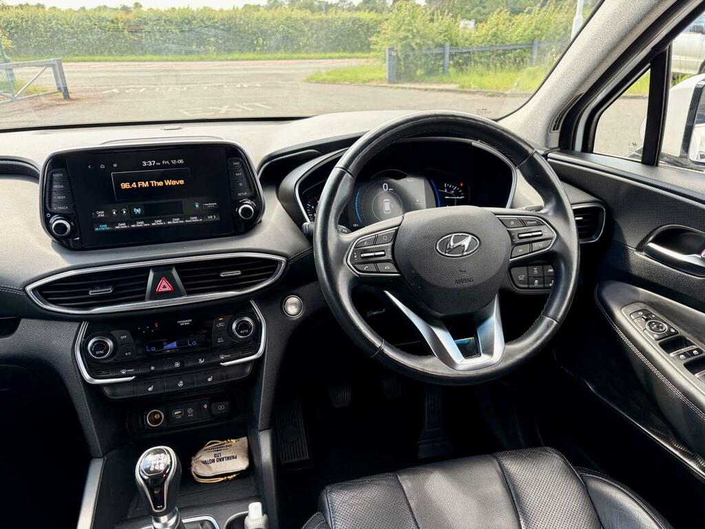 Hyundai Santa Fe Premium White #2