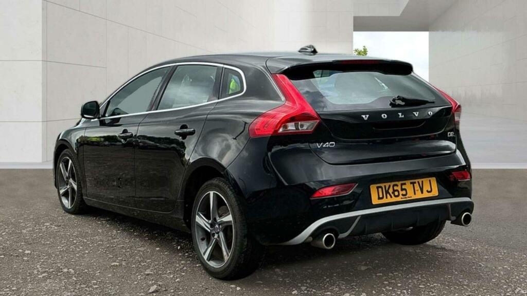 Volvo V40 R-design Black #2