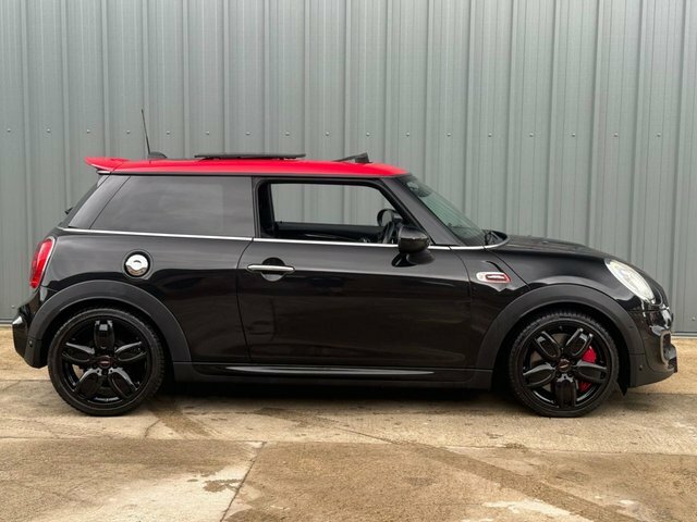 Mini Hatch Cooper Works 2.0 Hatchback YJ66HAH Black #2