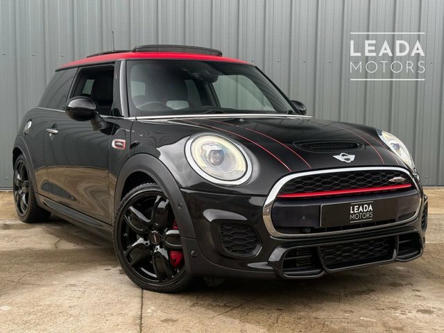 Mini Hatch Cooper Works 2.0 Hatchback Black