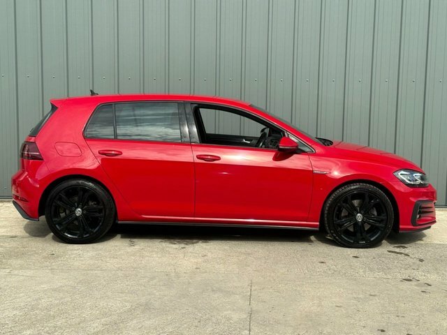 Volkswagen Golf 2.0 Tdi Dsg Hatchback AP19JNU Red #2