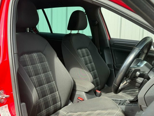Volkswagen Golf 2.0 Tdi Dsg Hatchback AP19JNU Red #6