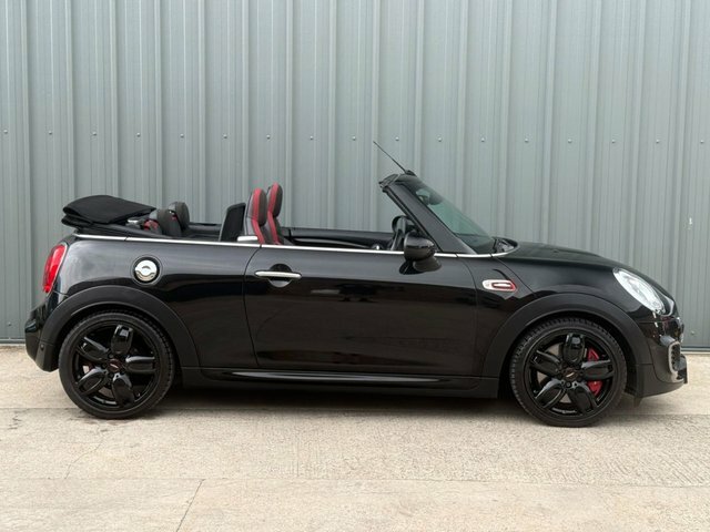 Mini Convertible Cooper Works Convertible 2.0 Black #2