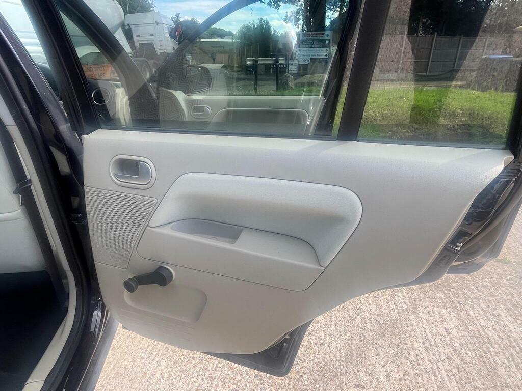 Ford Fusion 1.6 Zetec 100 Bhp Silver #32