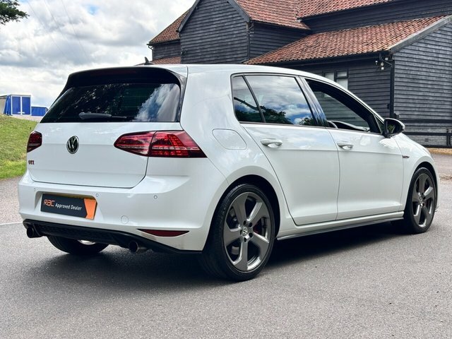 Volkswagen Golf Tsi Bluemotion Tech Gti White #3
