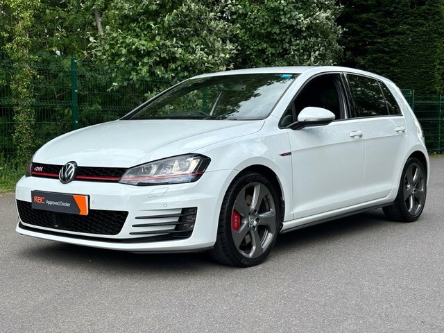 Volkswagen Golf Tsi Bluemotion Tech Gti White #2