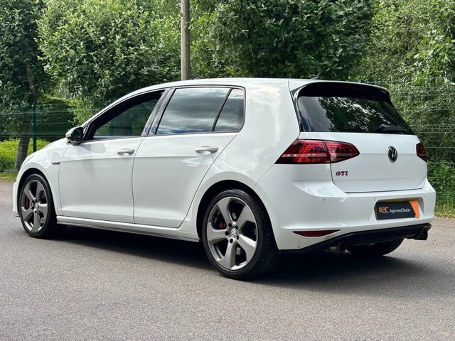 Volkswagen Golf Tsi Bluemotion Tech Gti White #4
