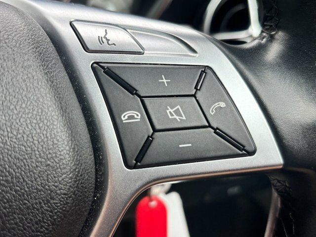 Mercedes-Benz SLK 200 Blueefficiency Tip White #52