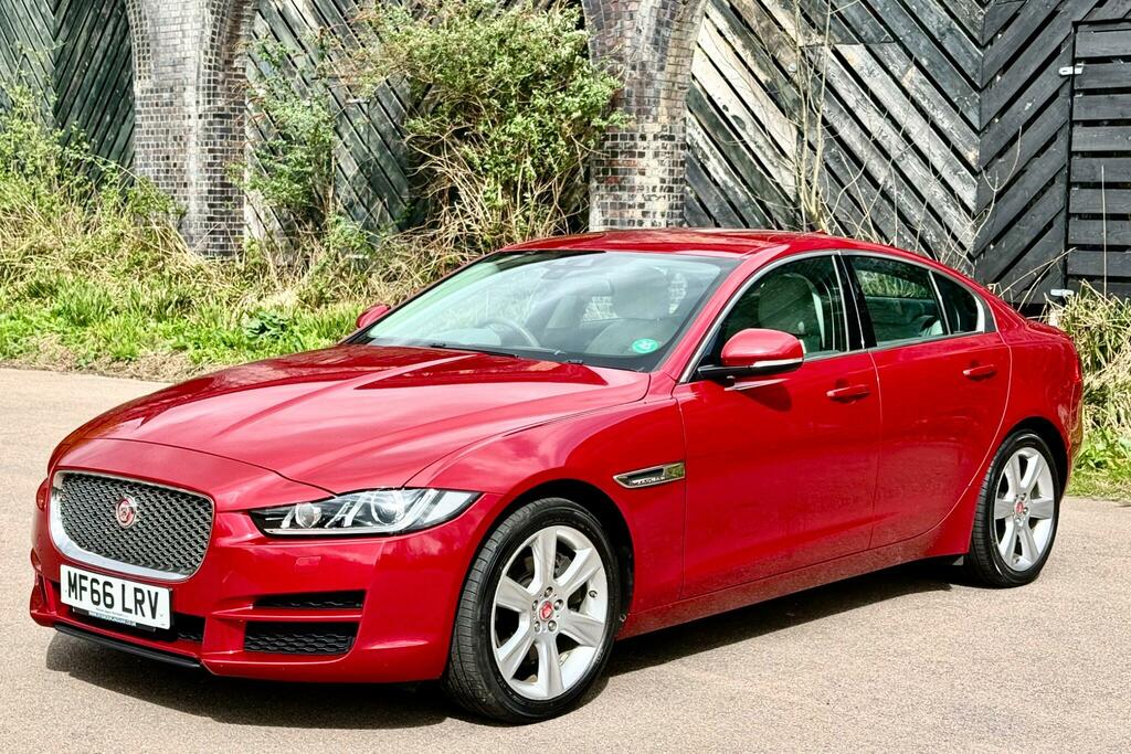Jaguar XE 2.0 Gtdi Portfolio Euro 6 Ss MF66LRV Red #4