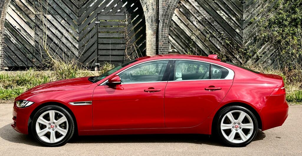 Jaguar XE 2.0 Gtdi Portfolio Euro 6 Ss MF66LRV Red #5