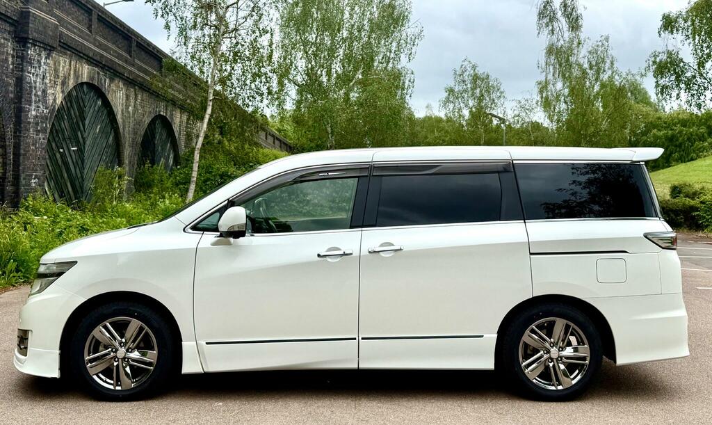 Nissan Elgrand Rider Black Line Edition 2.5 White #5