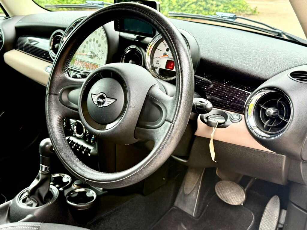 Mini Hatch 1.6 Cooper Coupe Black #22