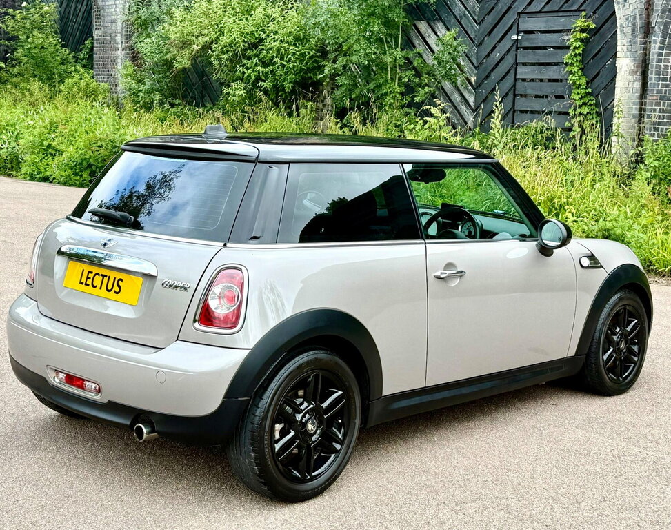 Mini Hatch 1.6 Cooper Coupe Black #8