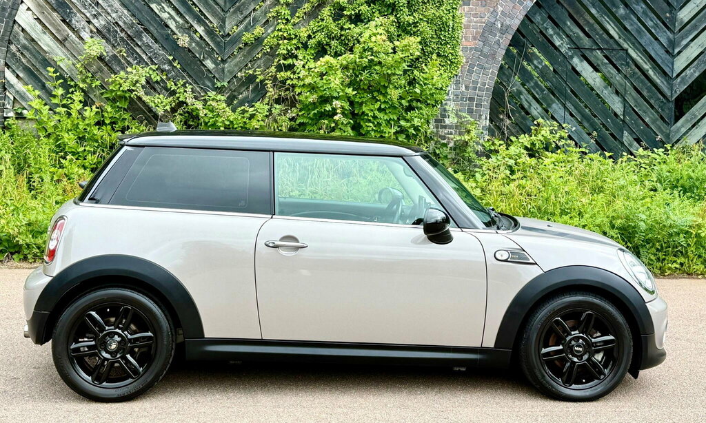 Mini Hatch 1.6 Cooper Coupe Black #9