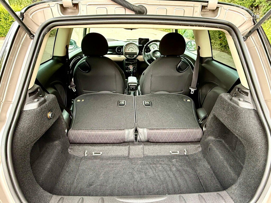 Mini Hatch 1.6 Cooper Coupe Black #36