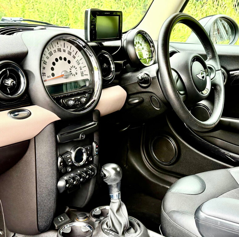 Mini Hatch 1.6 Cooper Coupe Black #26