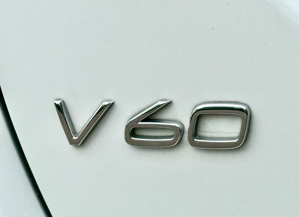 Volvo V60 1.6 D2 Business Edition 113 Bhp White #14