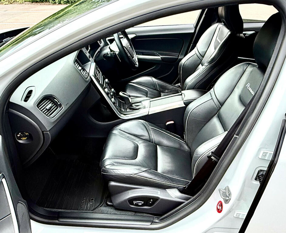 Volvo V60 1.6 D2 Business Edition 113 Bhp White #31