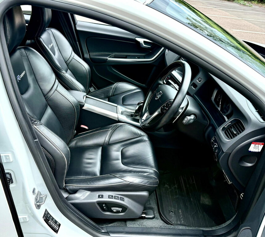 Volvo V60 1.6 D2 Business Edition 113 Bhp White #25