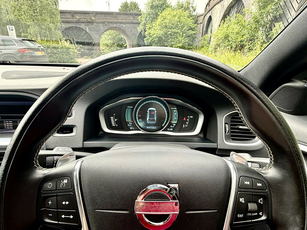 Volvo V60 1.6 D2 Business Edition 113 Bhp White #19