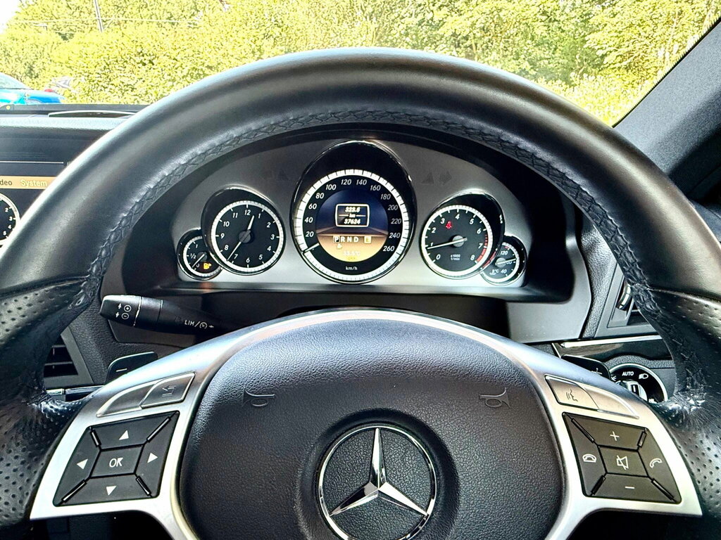 Mercedes-Benz E Class 2012 12 E220 Silver #20