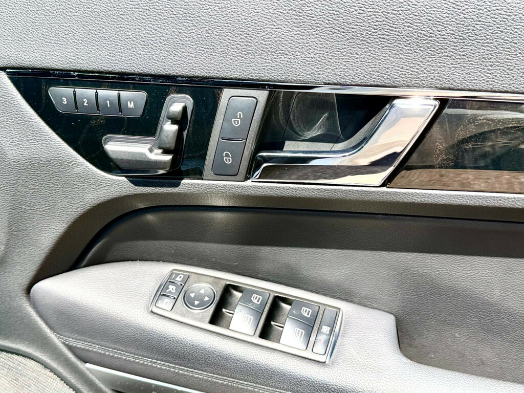 Mercedes-Benz E Class 2012 12 E220 Silver #43
