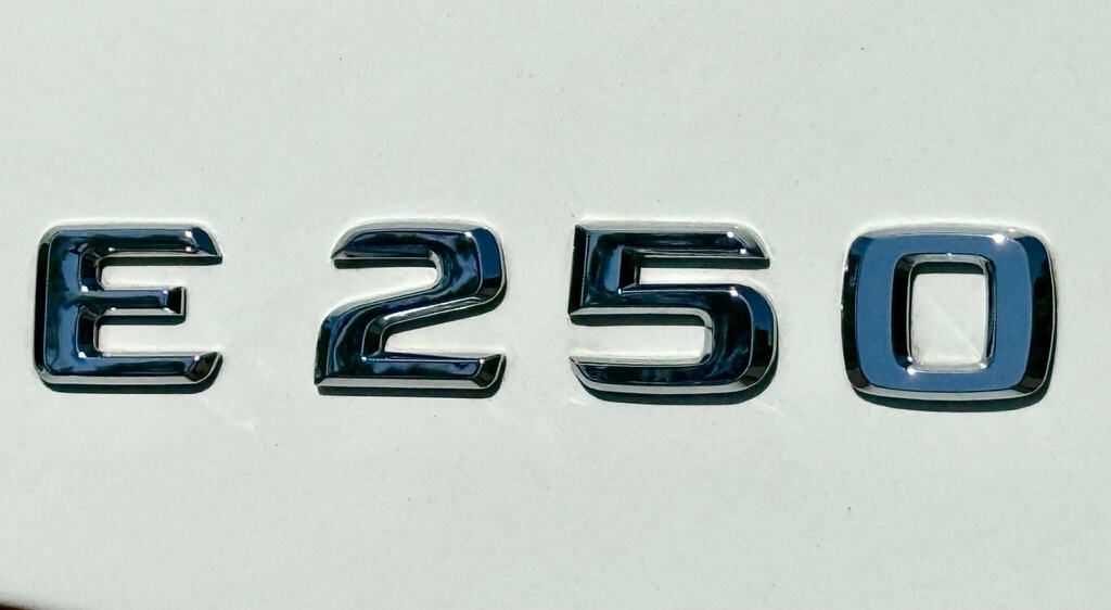 Mercedes-Benz E Class 2012 12 E220 Silver #13