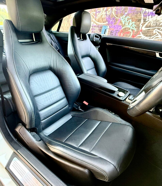 Mercedes-Benz E Class 2012 12 E220 Silver #26