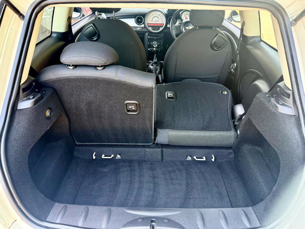 Mini Hatch 1.5 Cooper D Euro 6 Ss 0 Tax Finance Availa White #38