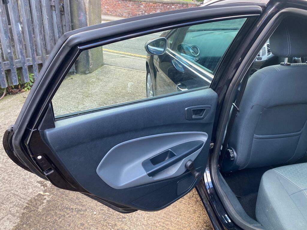 Ford Fiesta Hatchback Blue #18