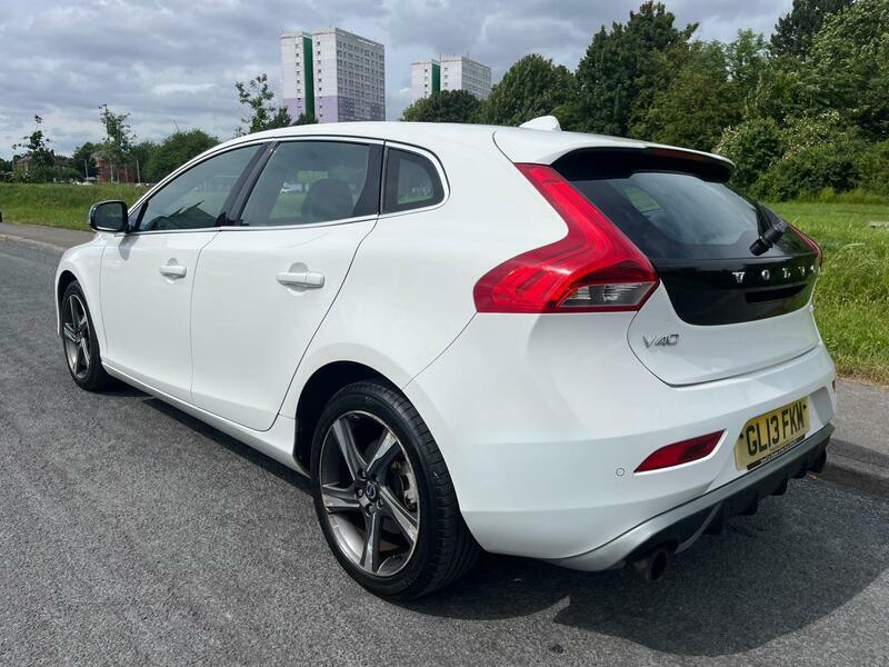 Volvo V40 1.6 D2 R-design Euro 5 Ss White #3