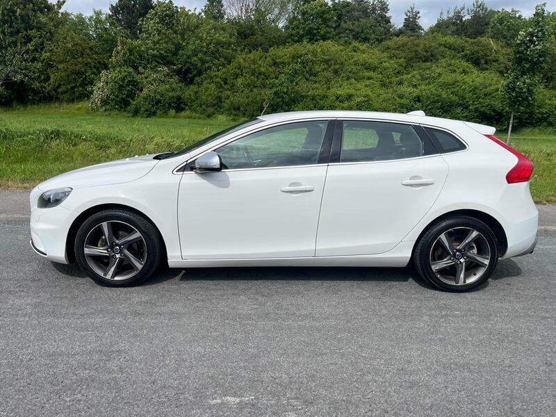 Volvo V40 1.6 D2 R-design Euro 5 Ss White #4