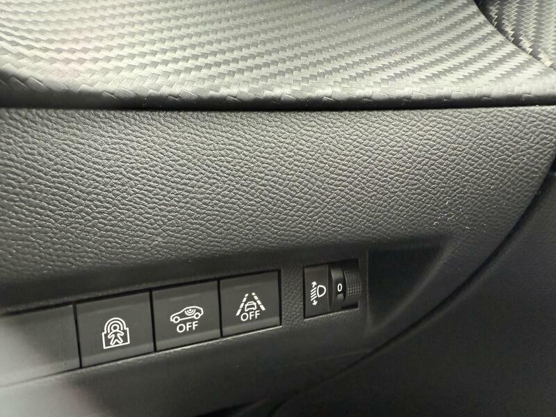 Peugeot 208 1.2 Puretech Active Yellow #13