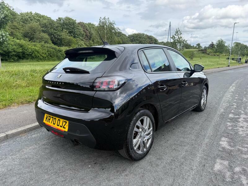 Peugeot 208 1.2 Puretech Active Yellow #2