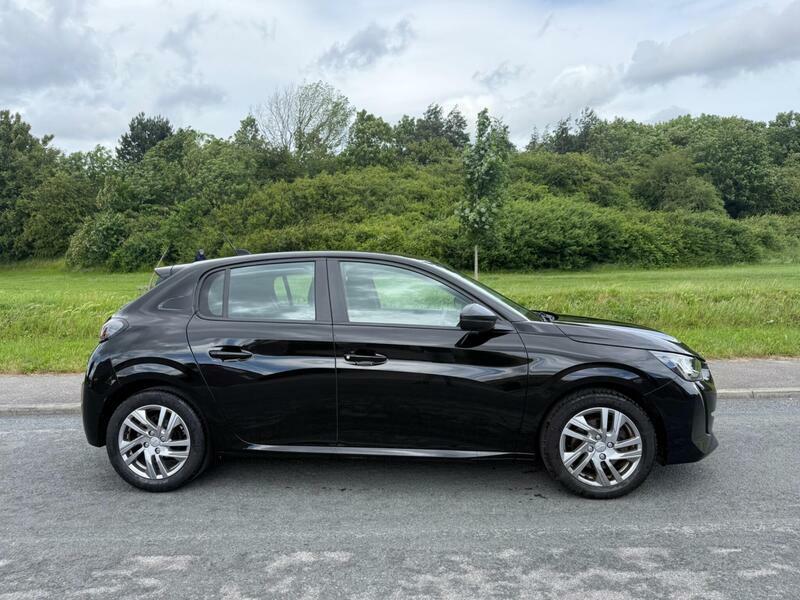 Peugeot 208 1.2 Puretech Active Yellow #1