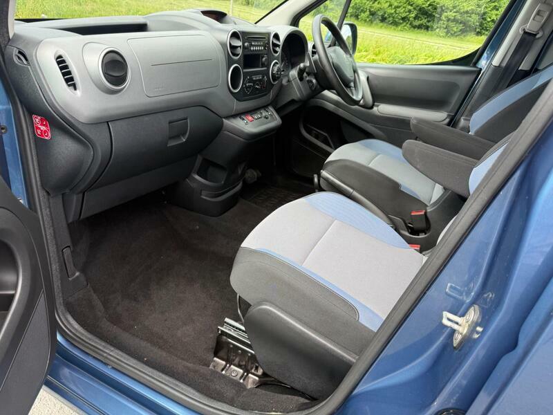 Peugeot Rifter Allure Horizon Re Wav 1.6 Hdi Blue #8