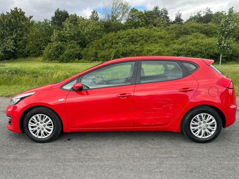 Kia Ceed 1.6 Crdi 1 Euro 6 Ss Red #4