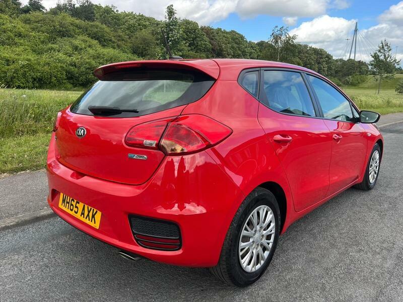 Kia Ceed 1.6 Crdi 1 Euro 6 Ss Red #2