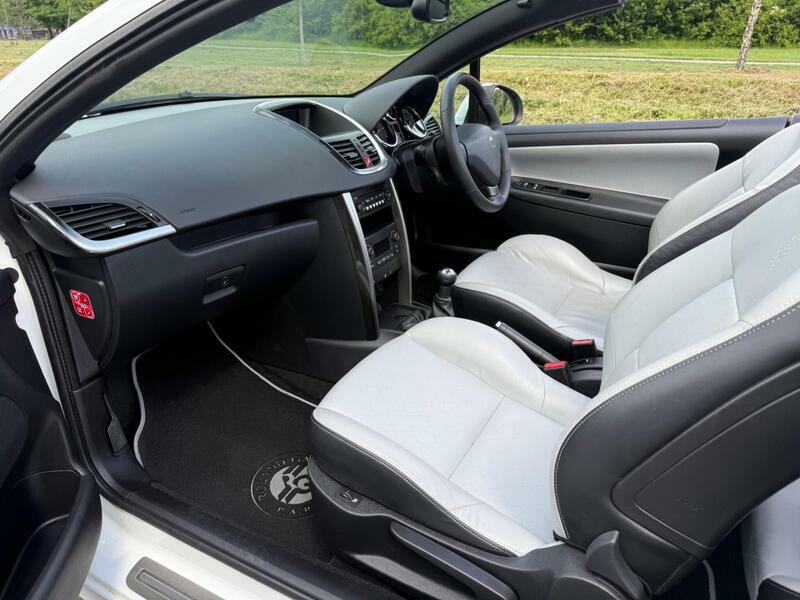 Peugeot 207 CC 1.6 Vti Active Euro 5 Black #14