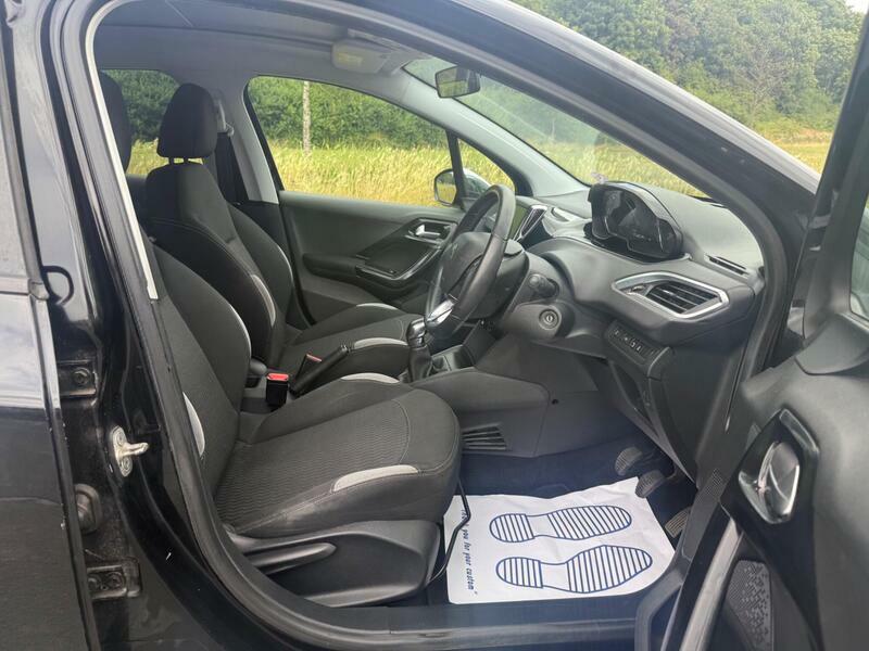 Peugeot 208 1.2 Style 82 Bhp Black #11
