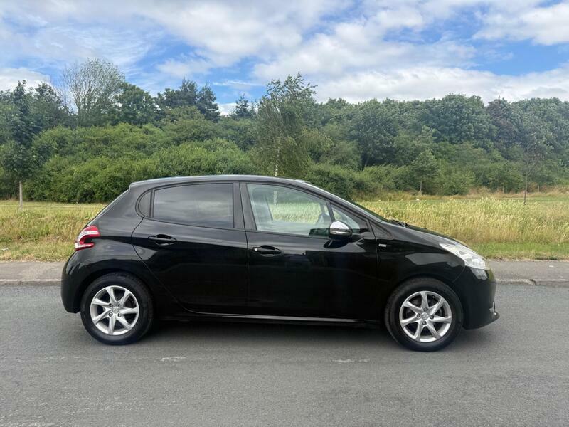 Peugeot 208 1.4 Hdi Style Euro 5 Black