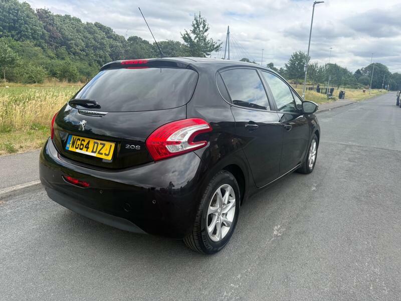 Peugeot 208 1.4 Hdi Style Euro 5 Black #2